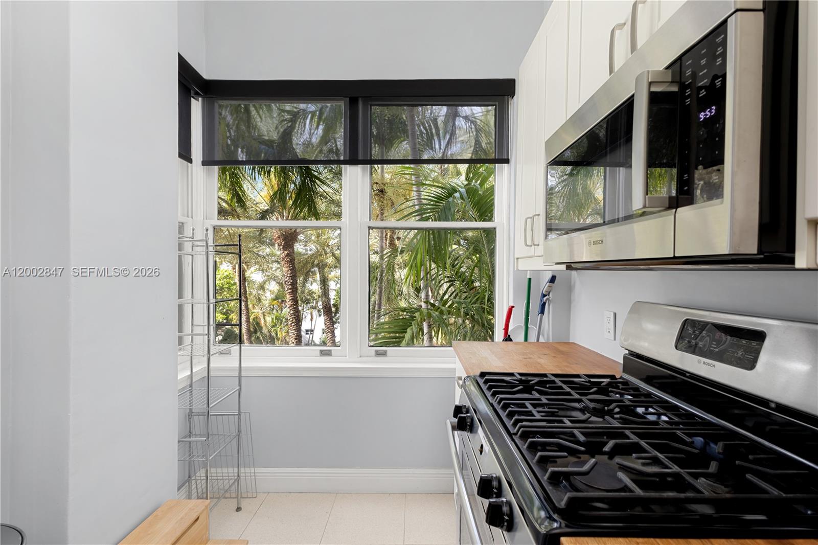 2421 Lake Pancoast Dr 3D