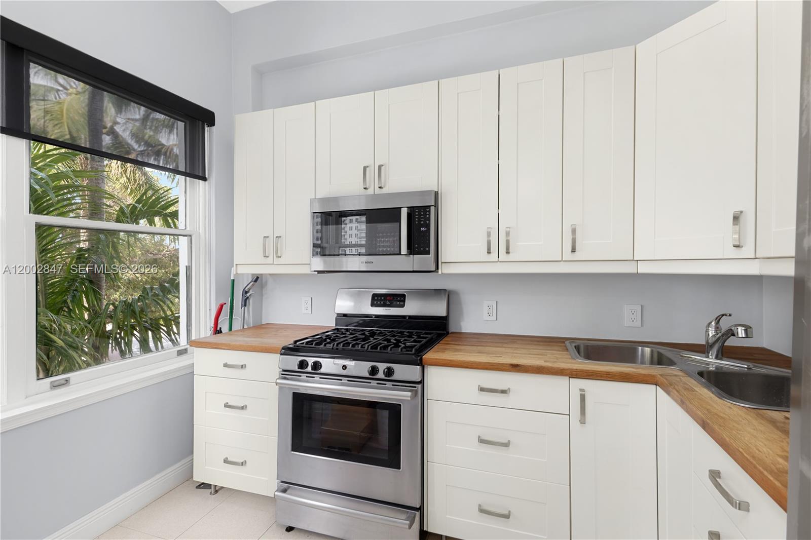 2421 Lake Pancoast Dr 3D