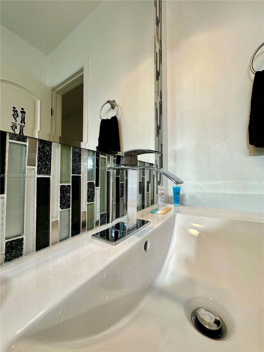 HOLLYWOOD HILLS AMEN PLAT - Residential