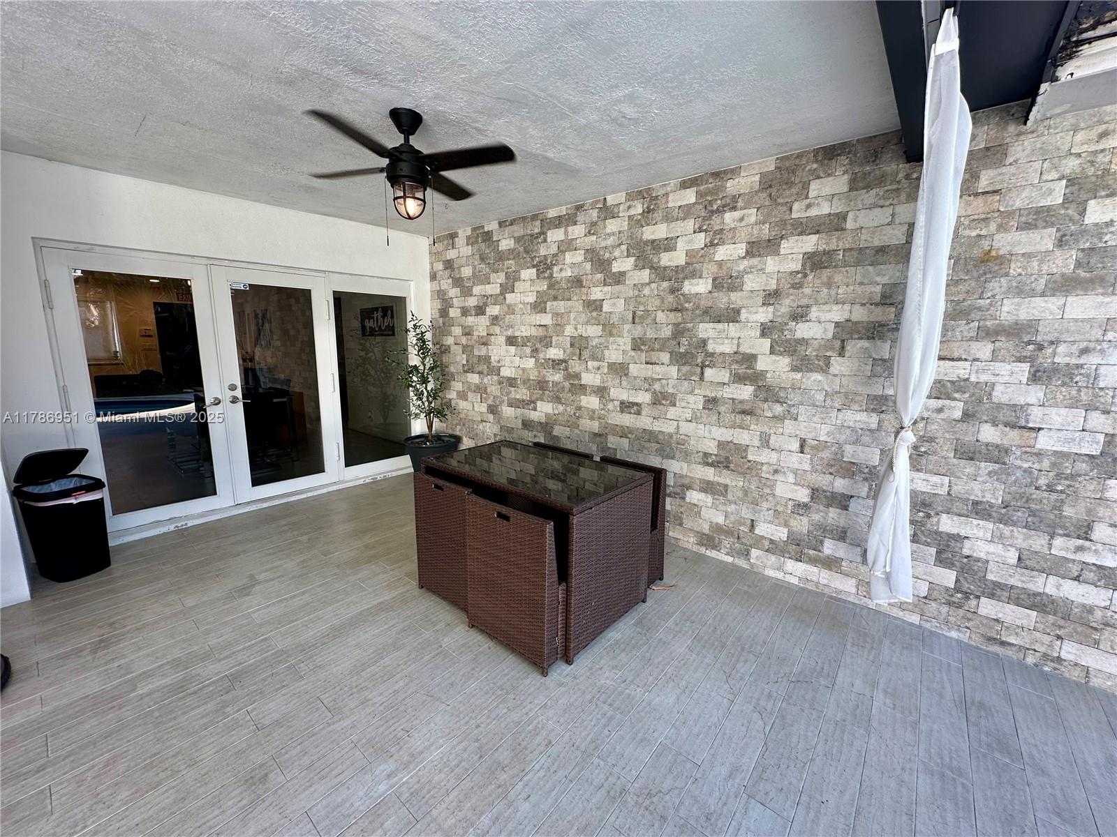 HOLLYWOOD HILLS AMEN PLAT - Residential