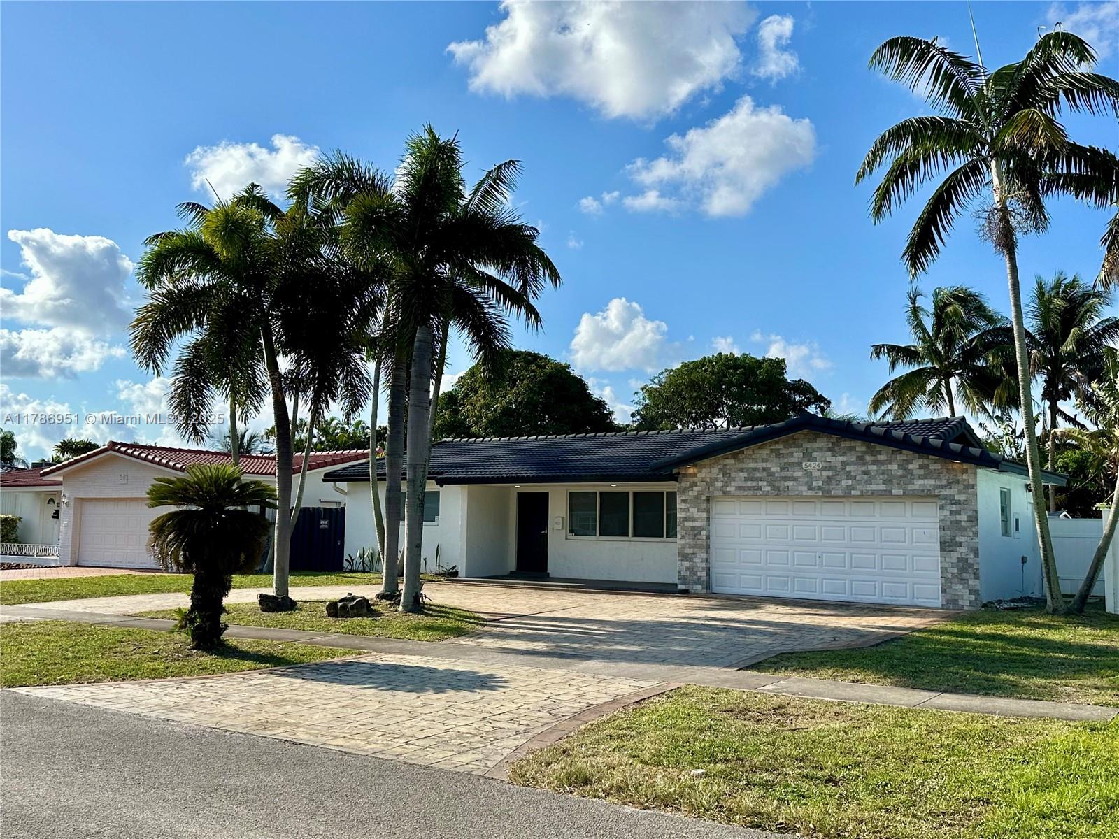 Property for Sale at 5424 Garfield St, Hollywood, Broward County, Florida - Bedrooms: 3 
Bathrooms: 3  - $915,000