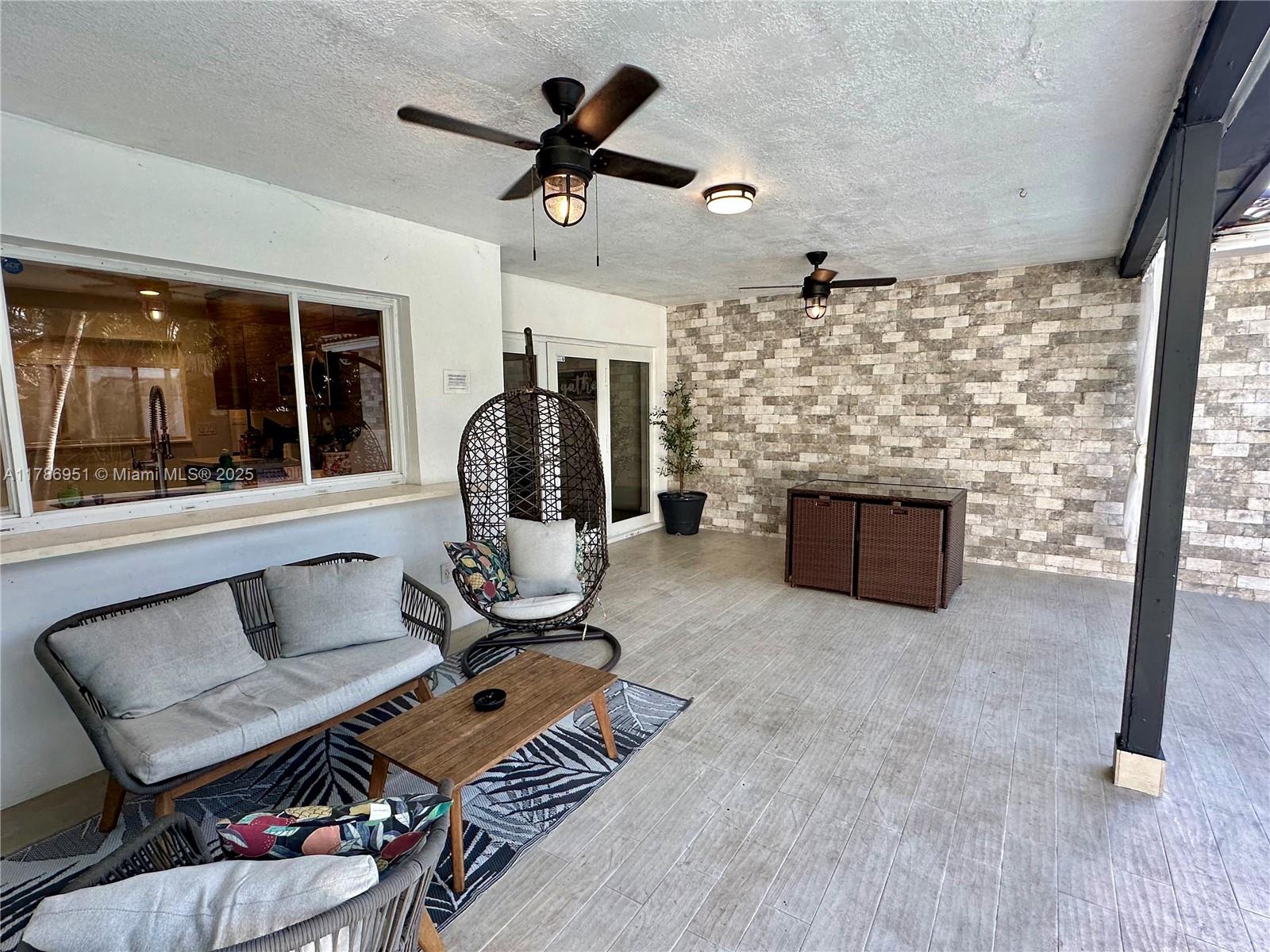 HOLLYWOOD HILLS AMEN PLAT - Residential
