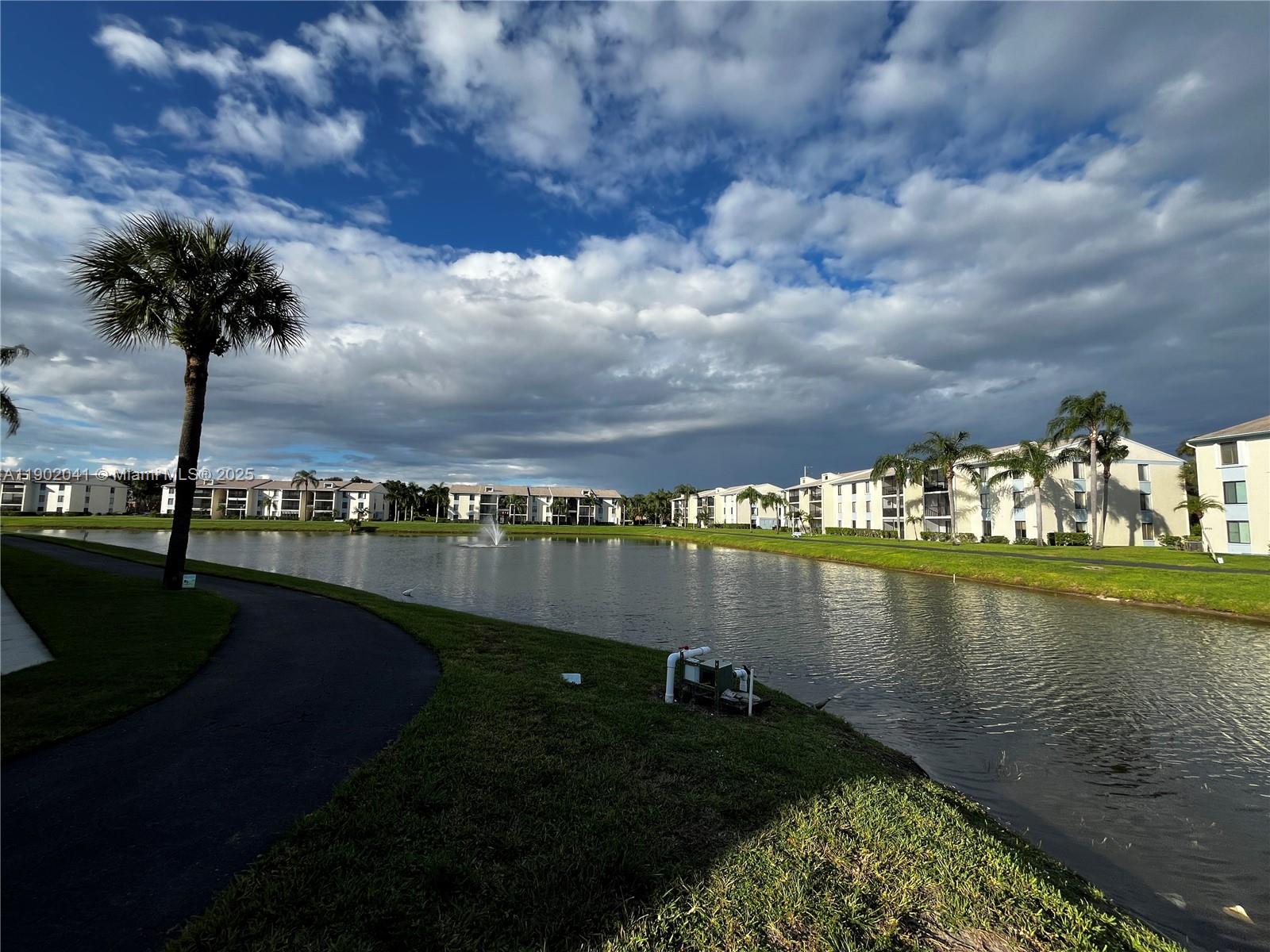 PALM CLUB VILLAGE II COND - Residential