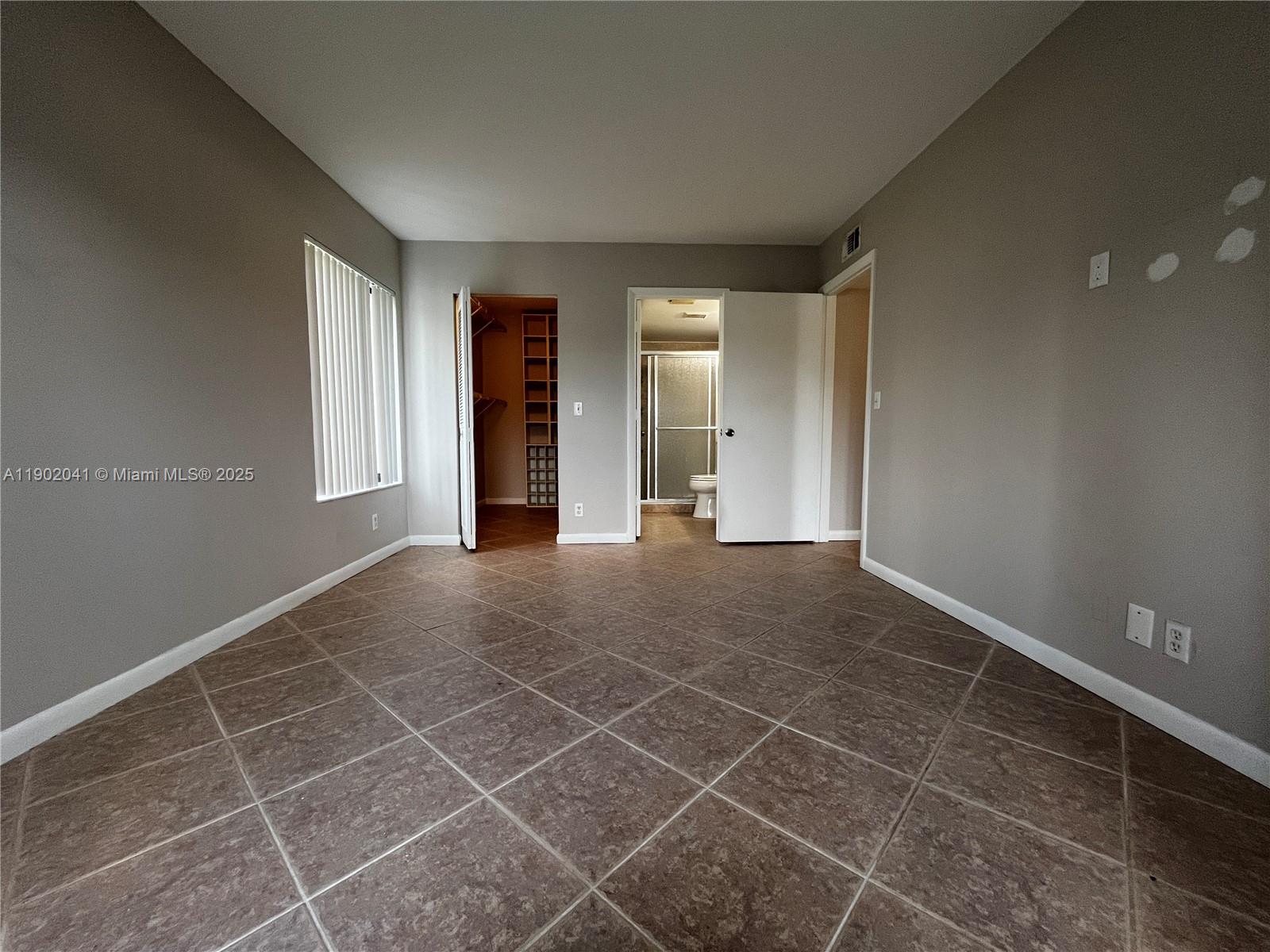 PALM CLUB VILLAGE II COND - Residential