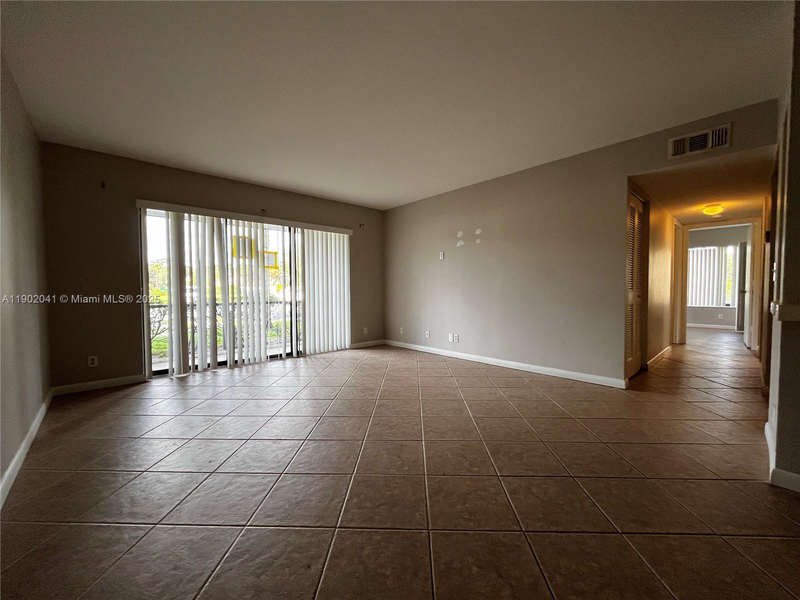 PALM CLUB VILLAGE II COND - Residential