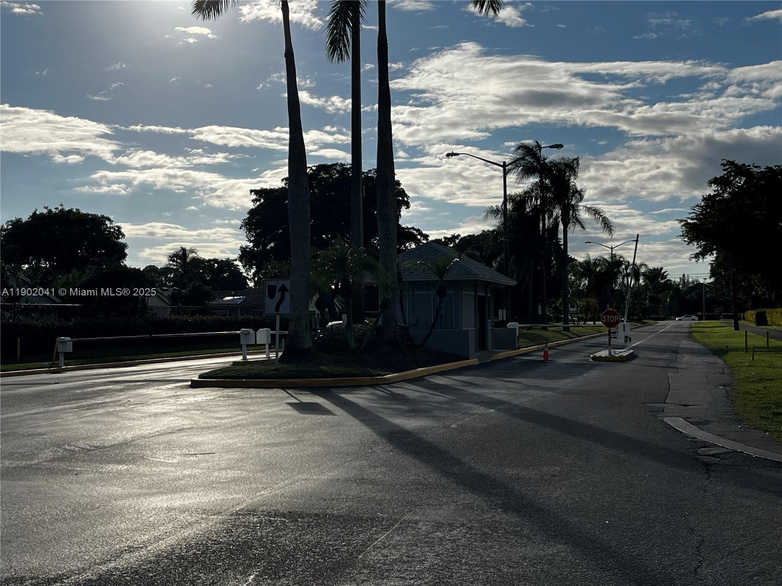 PALM CLUB VILLAGE II COND - Residential