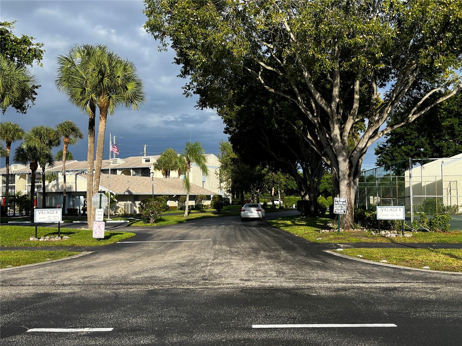 PALM CLUB VILLAGE II COND - Residential