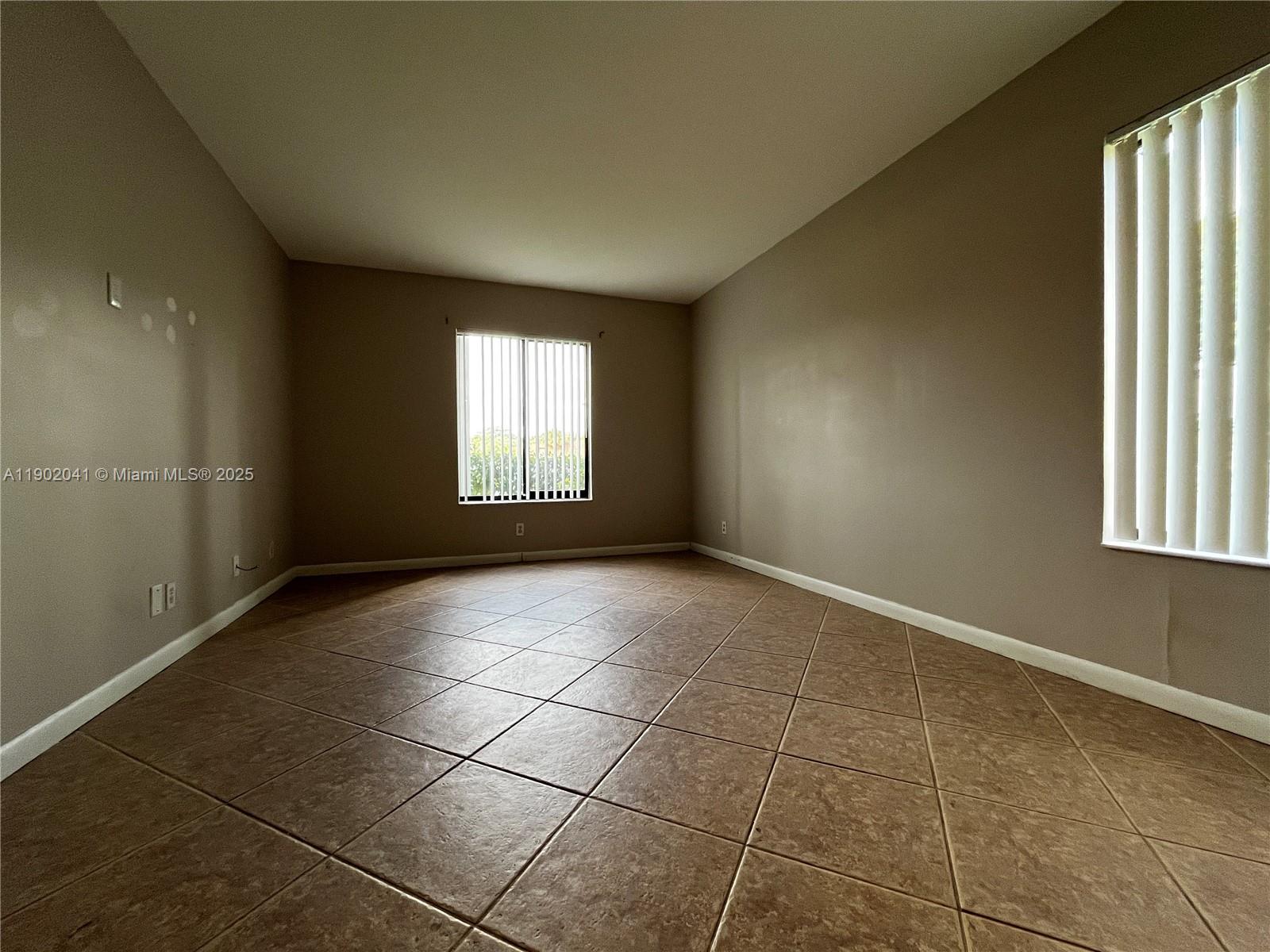 PALM CLUB VILLAGE II COND - Residential