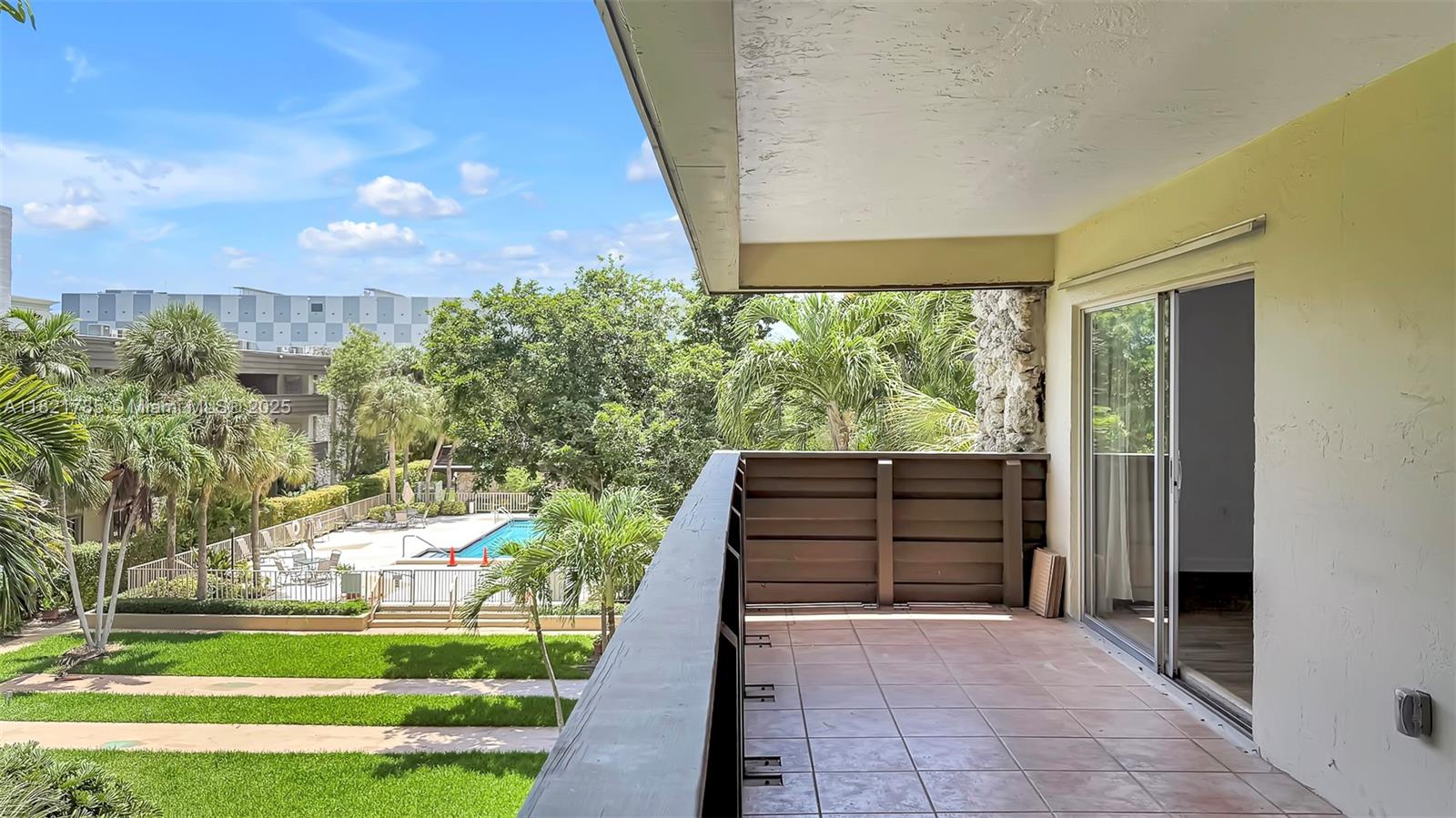 THE LEDGES CONDO - Residential