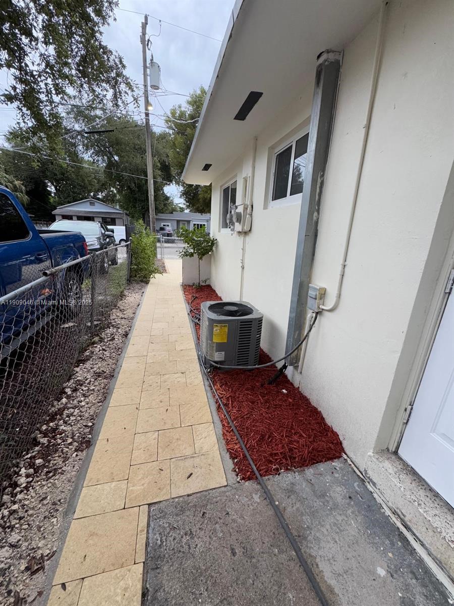 BUENA VISTA GARDENS - Residential Lease