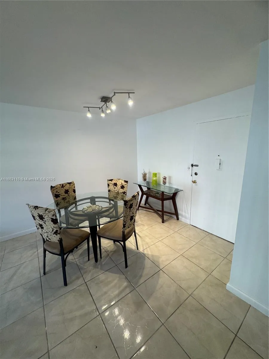 Hallandale Beach, Florida 33009, United States, 1 Bedroom Bedrooms, ,1 BathroomBathrooms,Residential,Active,42820
