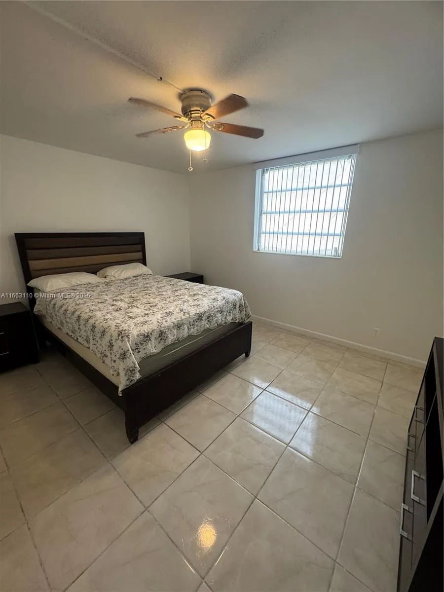 Hallandale Beach, Florida 33009, United States, 1 Bedroom Bedrooms, ,1 BathroomBathrooms,Residential,Active,42820