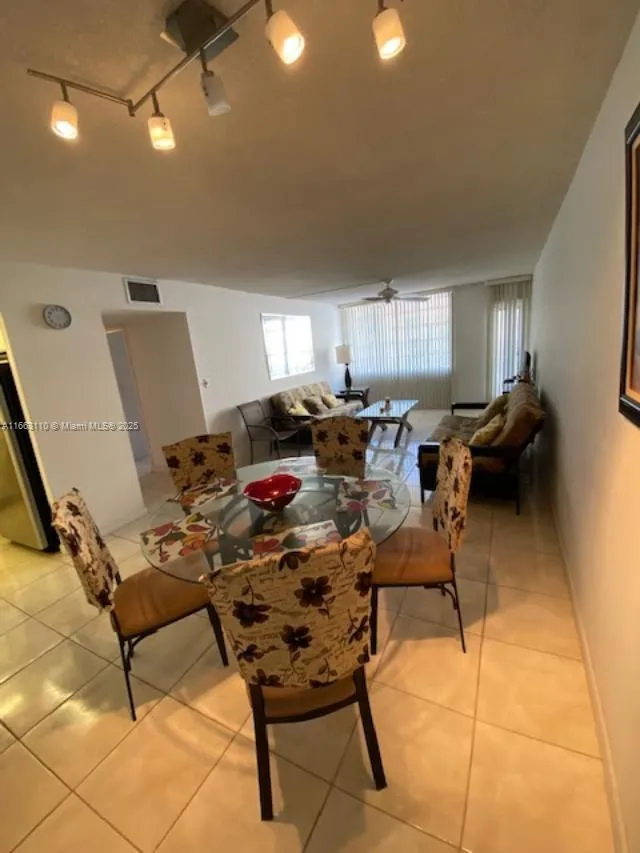 Hallandale Beach, Florida 33009, United States, 1 Bedroom Bedrooms, ,1 BathroomBathrooms,Residential,Active,42820