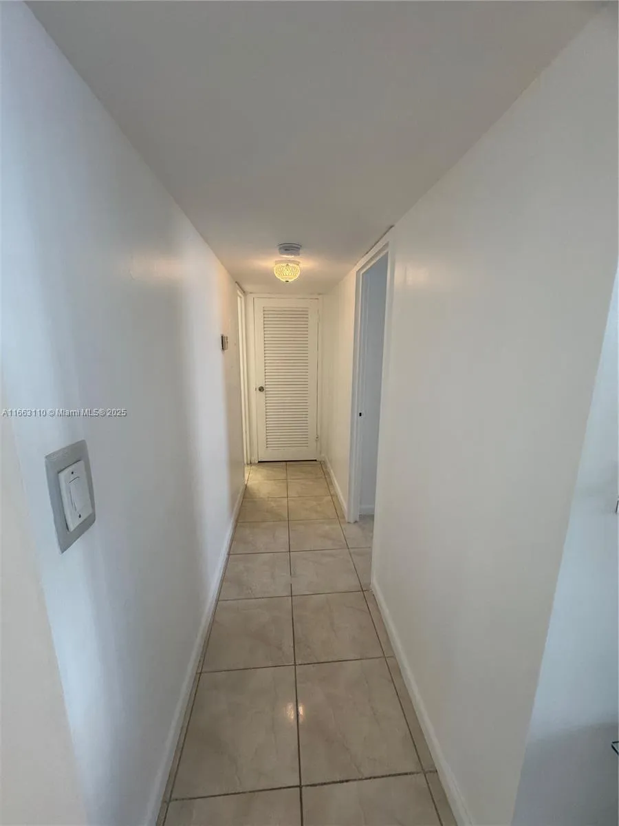 Hallandale Beach, Florida 33009, United States, 1 Bedroom Bedrooms, ,1 BathroomBathrooms,Residential,Active,42820