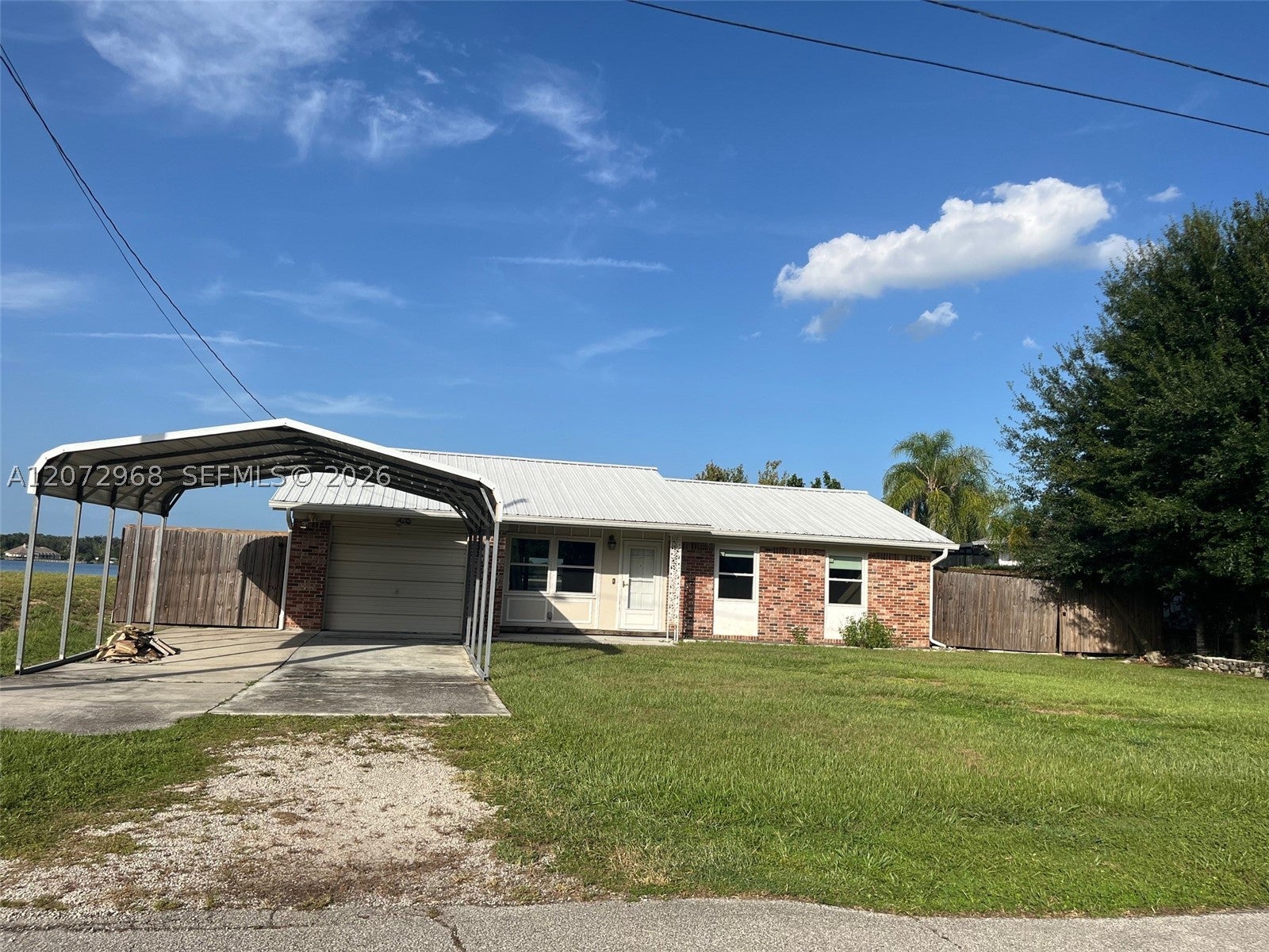 1052 Lake Carrie Dr