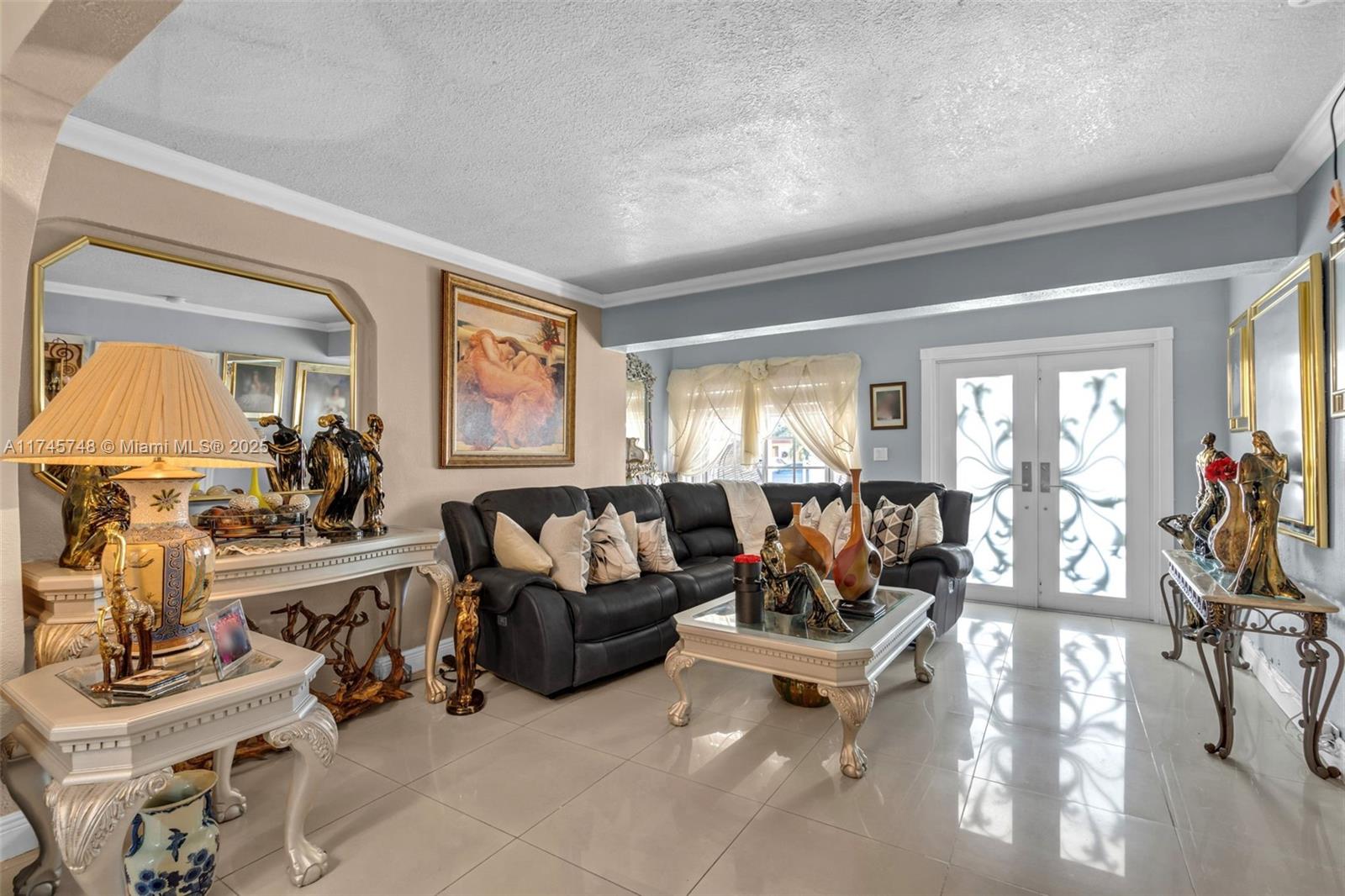 217 W 34th St