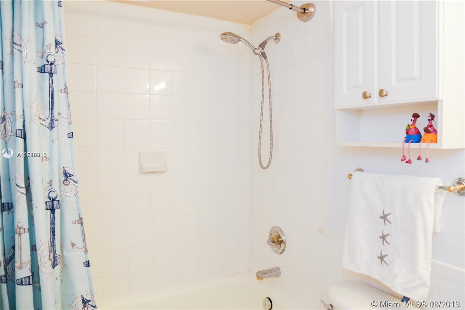 WAVE CONDO - Residential Lease