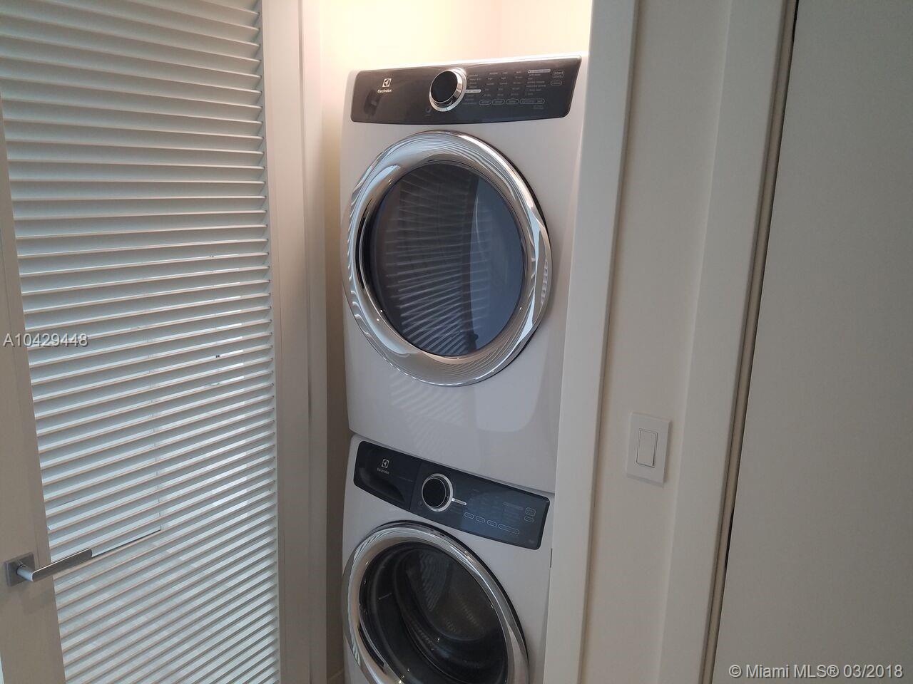 ECHO BRICKELL - Residential Lease