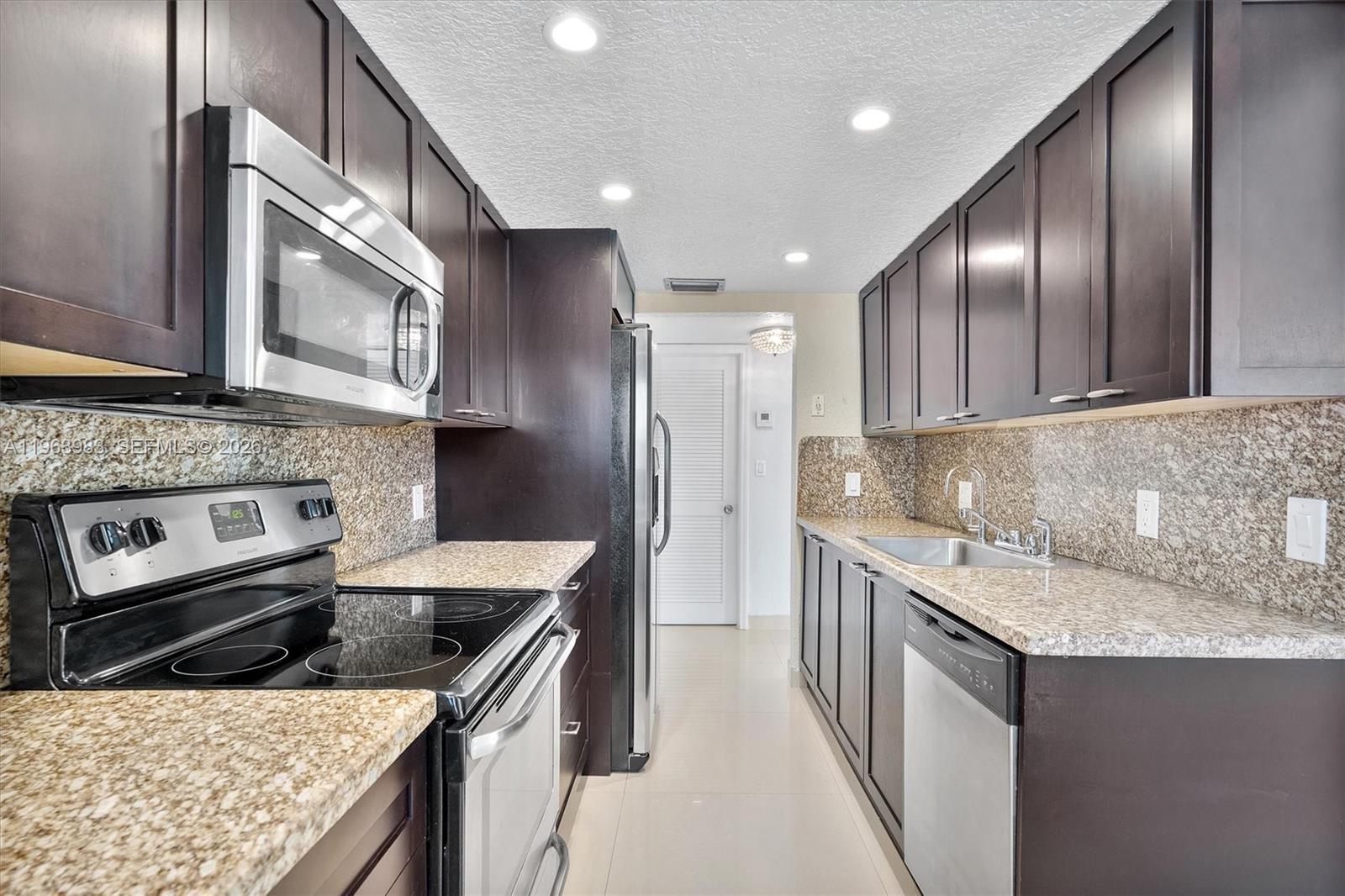 WATERWAY ISLES CONDO - Residential