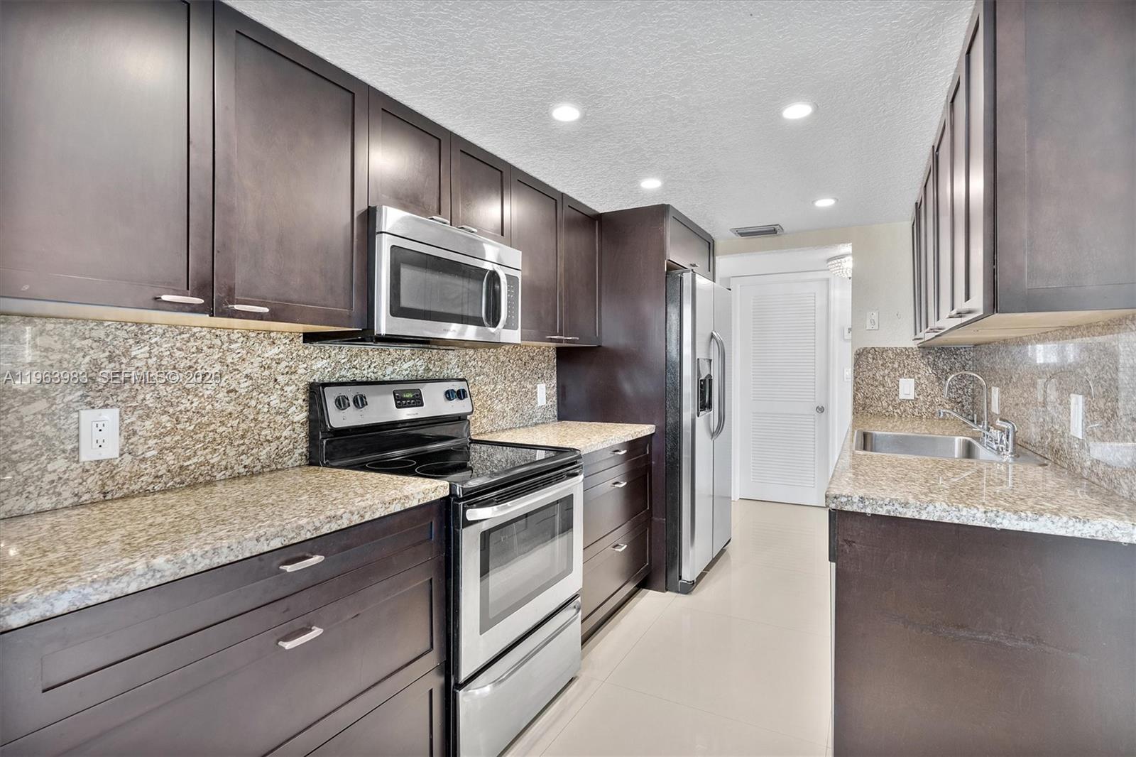 WATERWAY ISLES CONDO - Residential