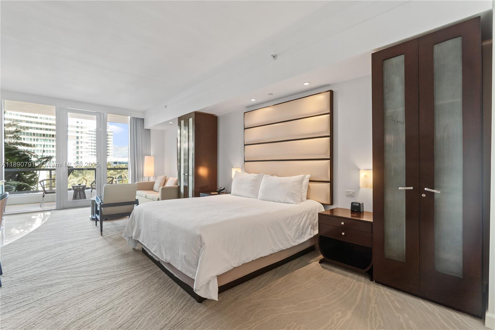 FONTAINEBLEAU III - Residential