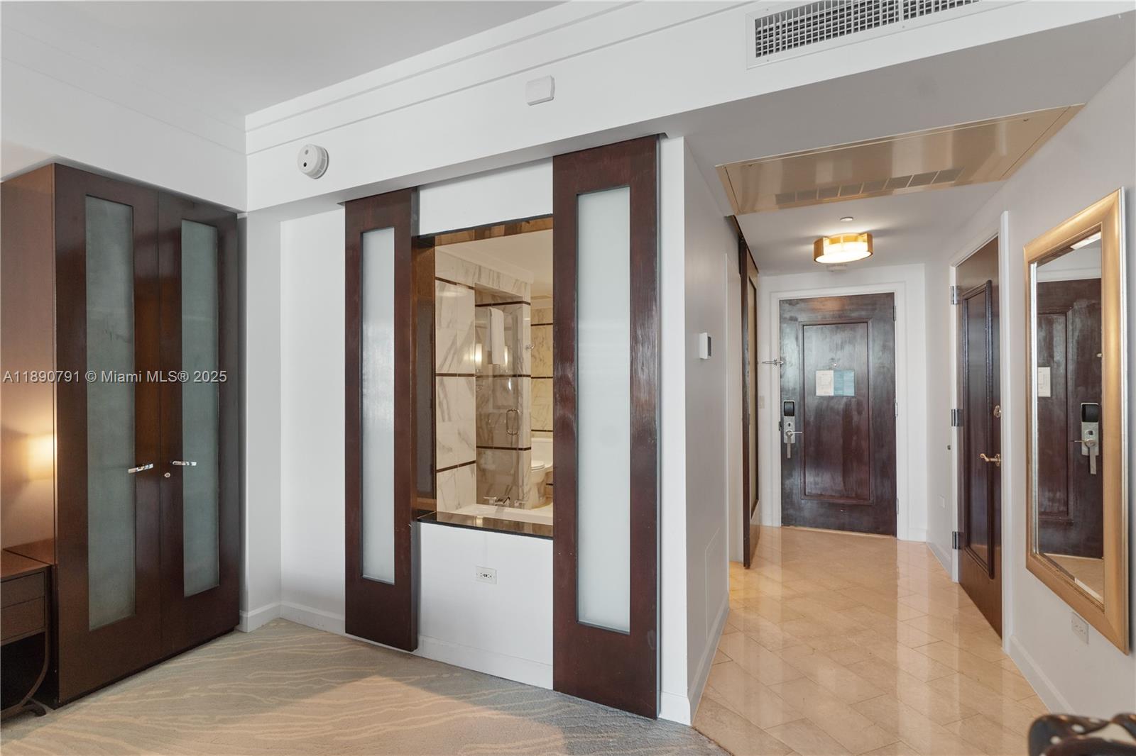 FONTAINEBLEAU III - Residential