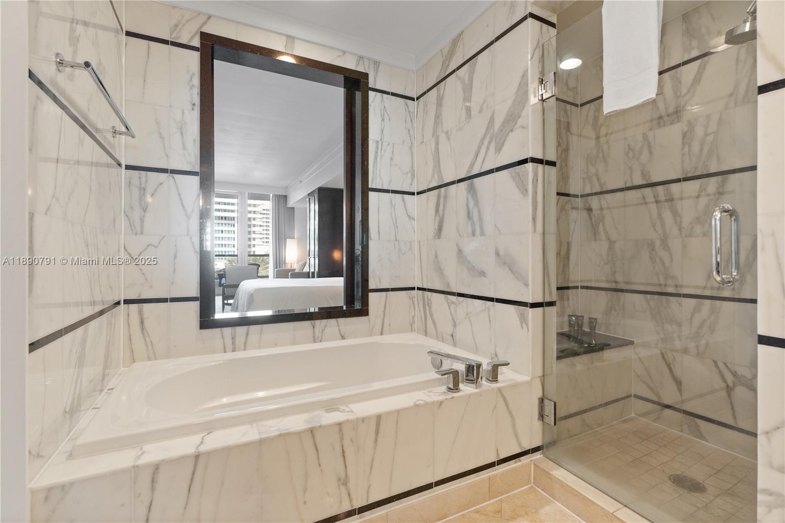 FONTAINEBLEAU III - Residential