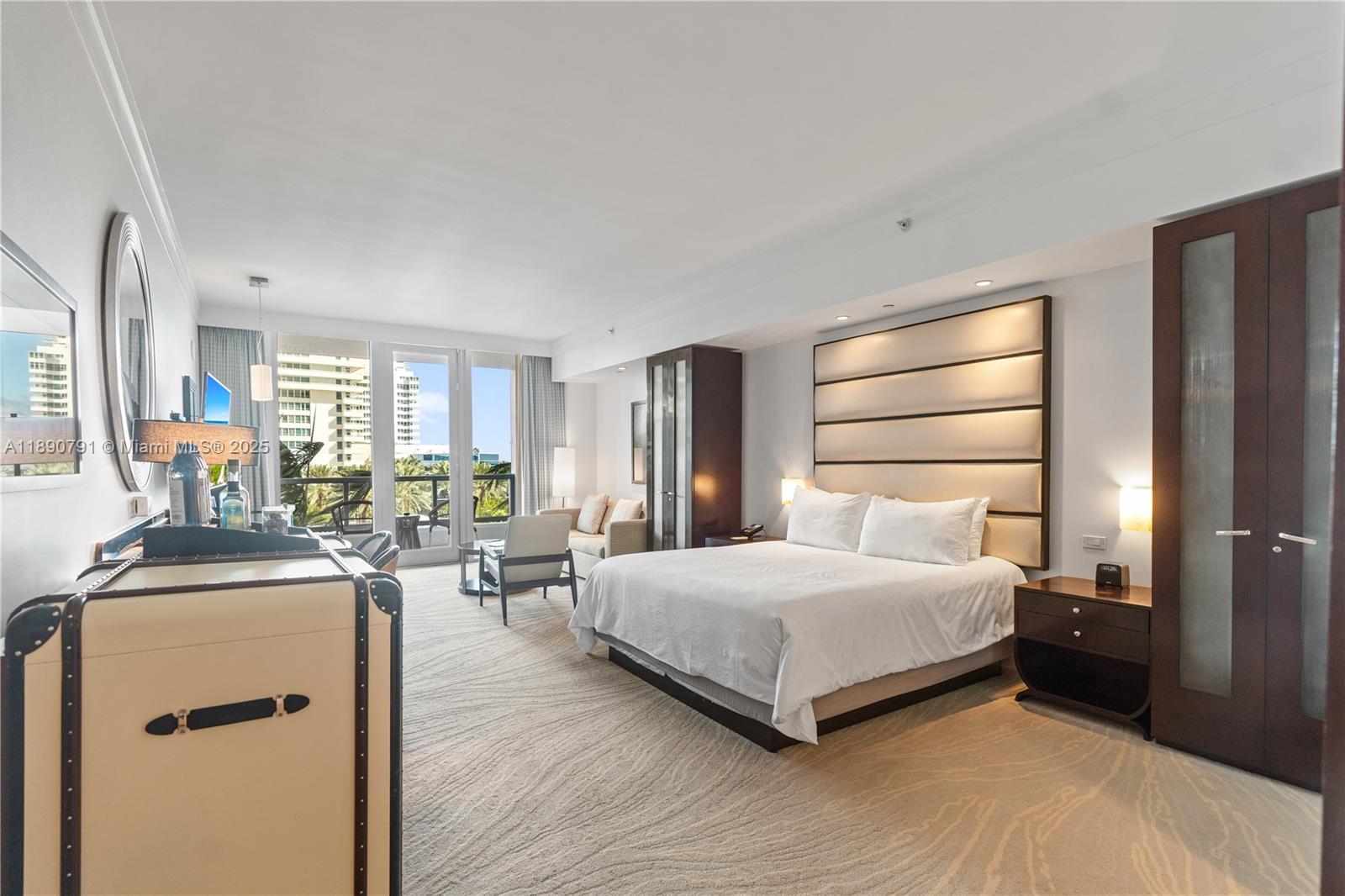 FONTAINEBLEAU III - Residential