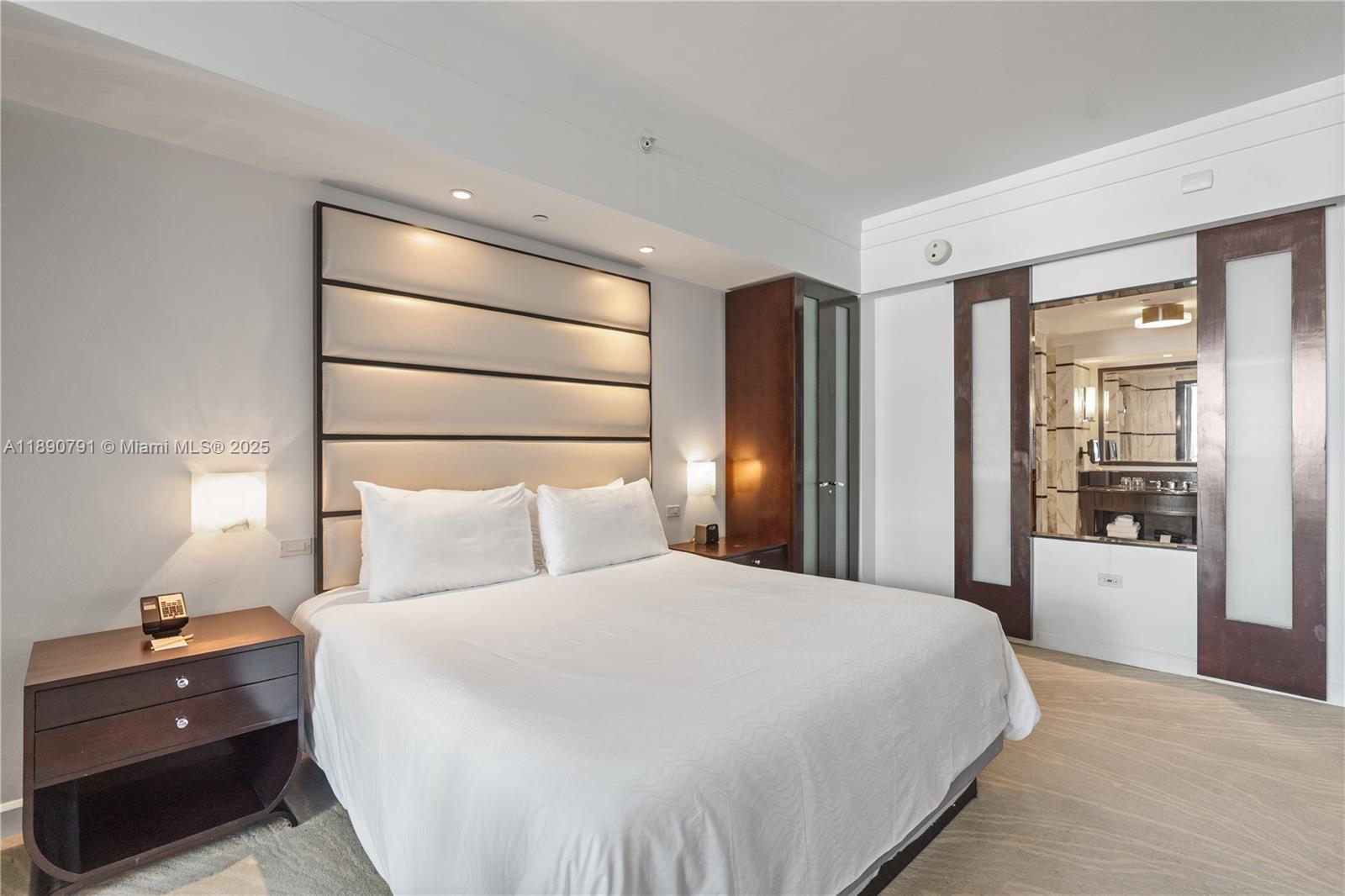 FONTAINEBLEAU III - Residential