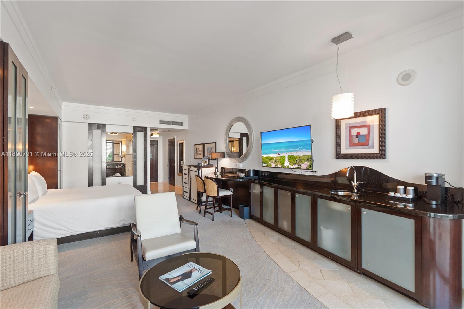 FONTAINEBLEAU III - Residential