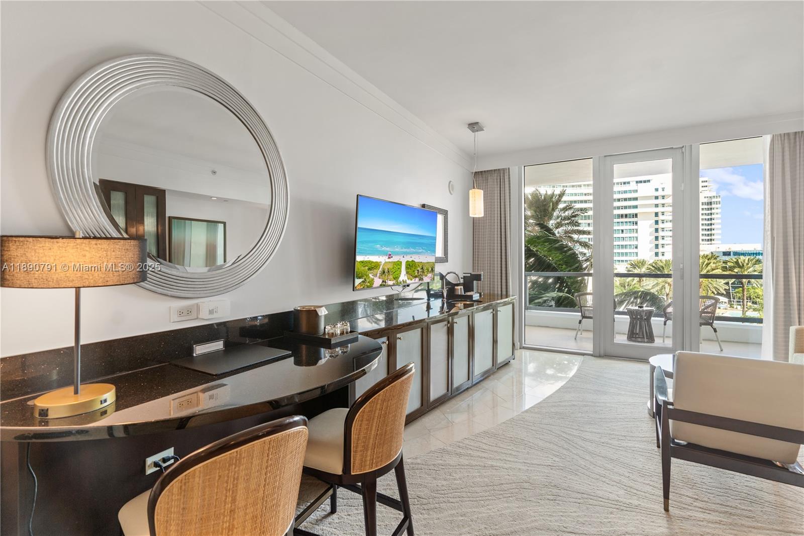 FONTAINEBLEAU III - Residential