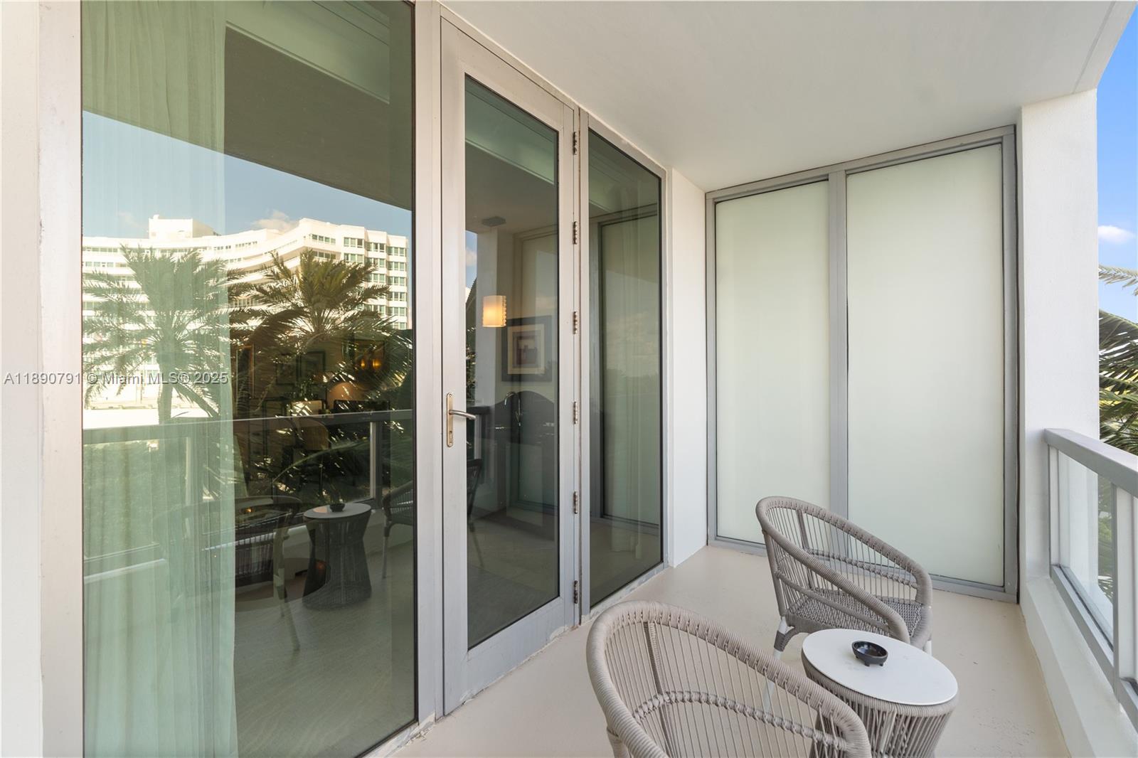 FONTAINEBLEAU III - Residential