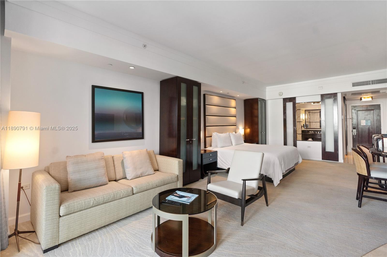 FONTAINEBLEAU III - Residential