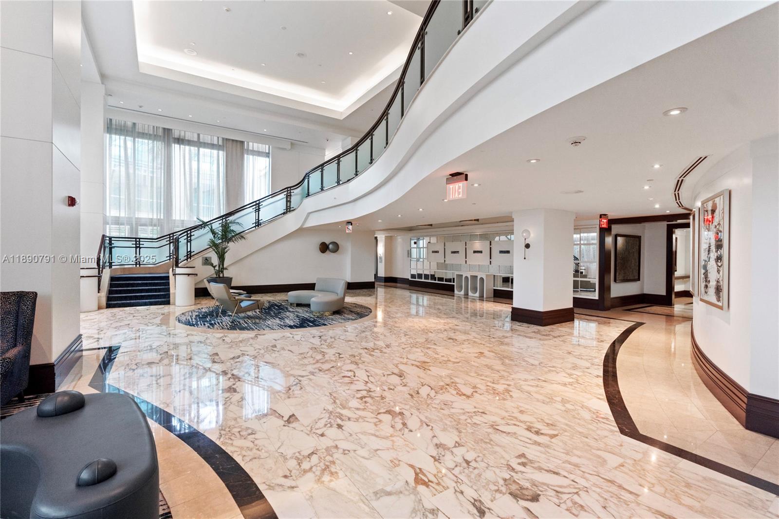 FONTAINEBLEAU III - Residential