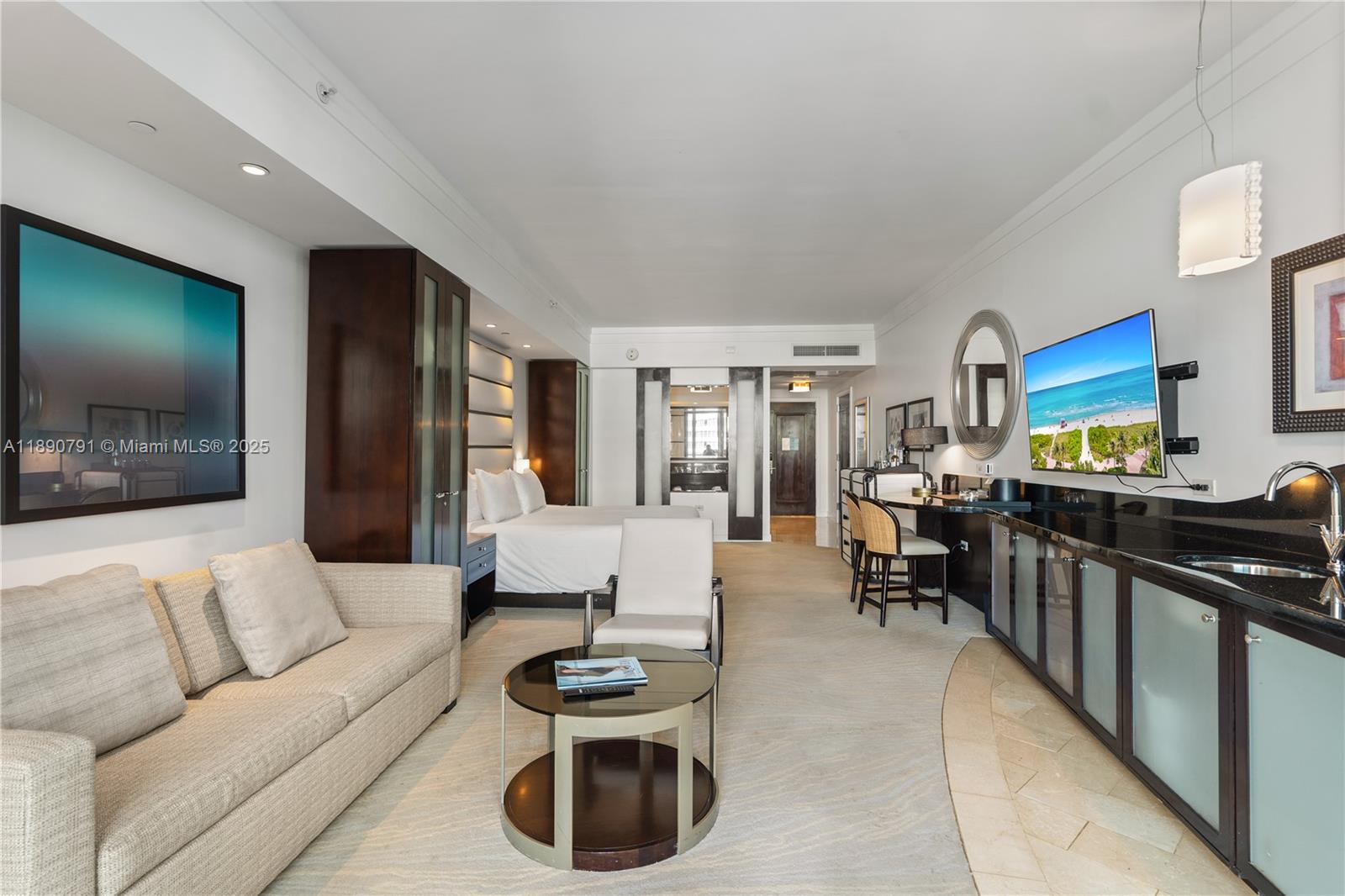 FONTAINEBLEAU III - Residential