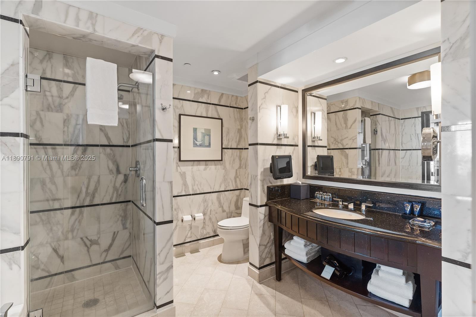 FONTAINEBLEAU III - Residential