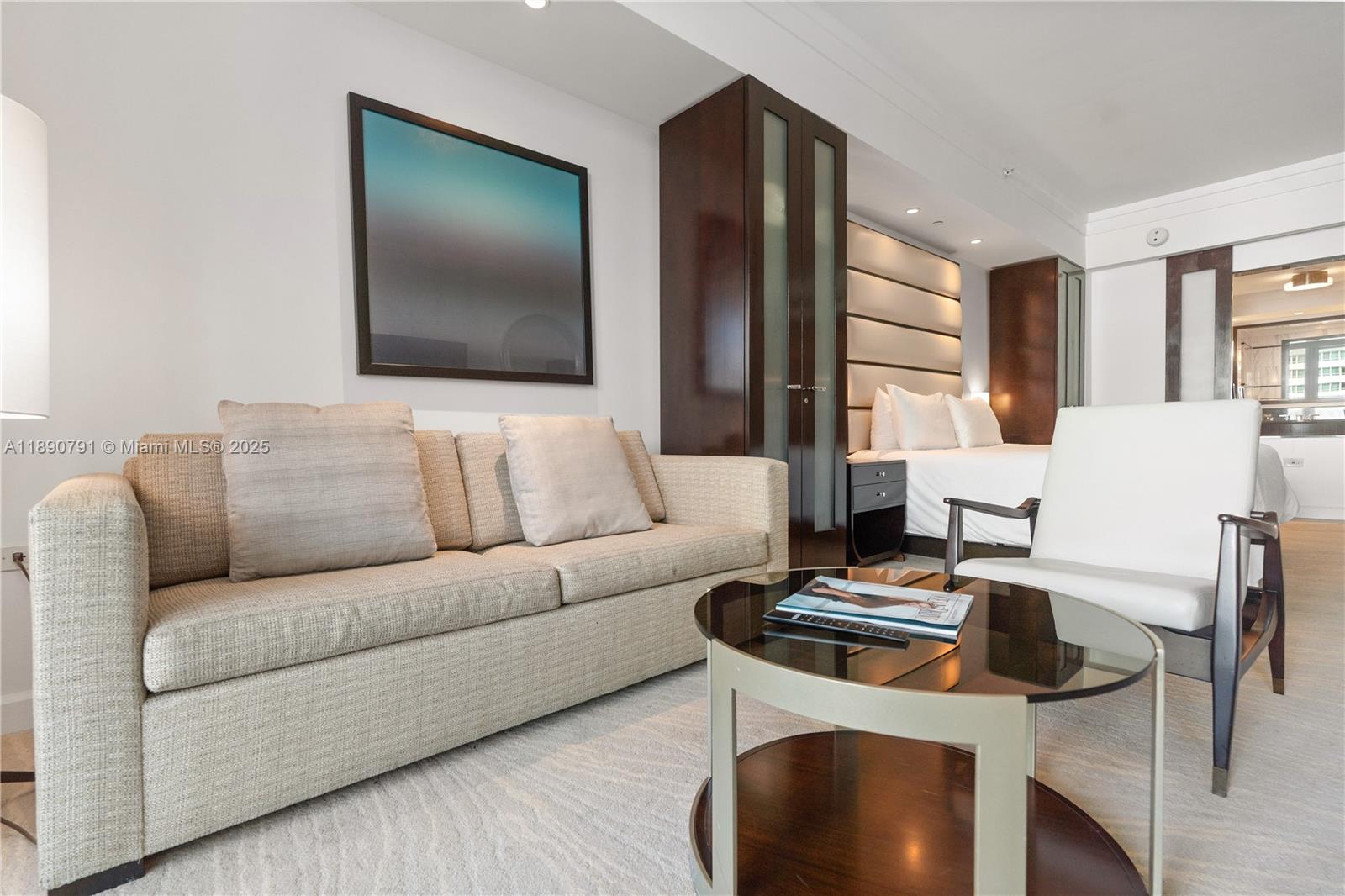 FONTAINEBLEAU III - Residential