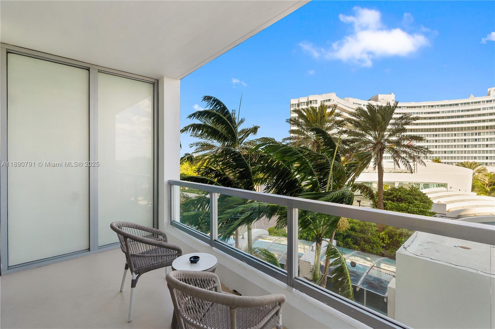 4391 Collins Ave 402
