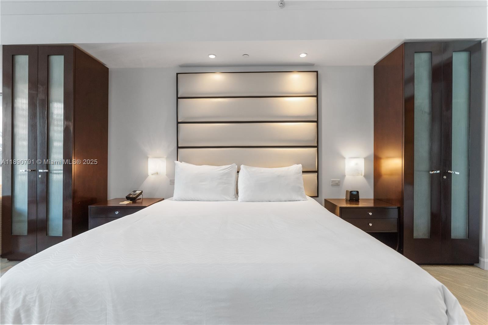 FONTAINEBLEAU III - Residential