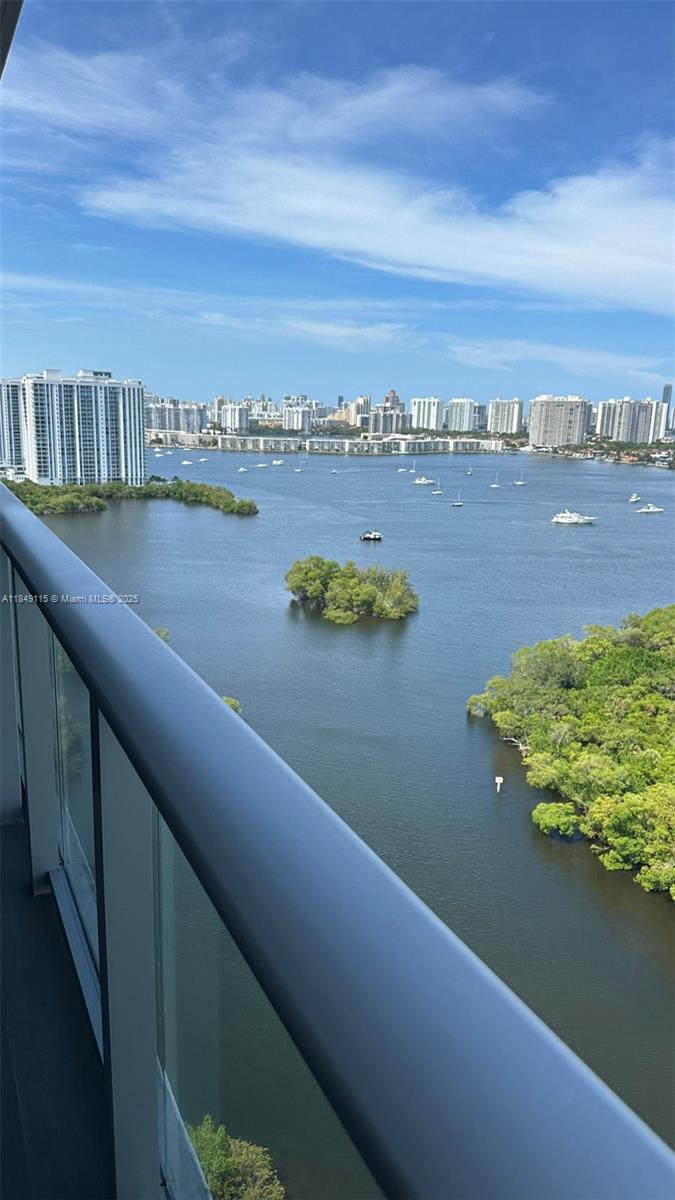 16385 Biscayne Blvd 2418