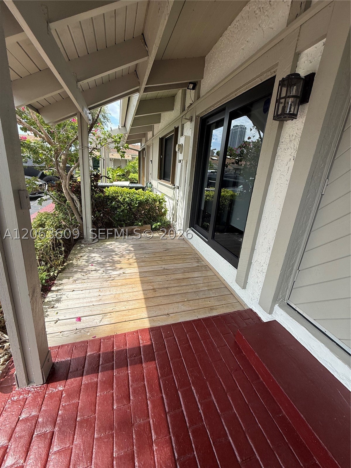 2645 S Parkview Dr 2645