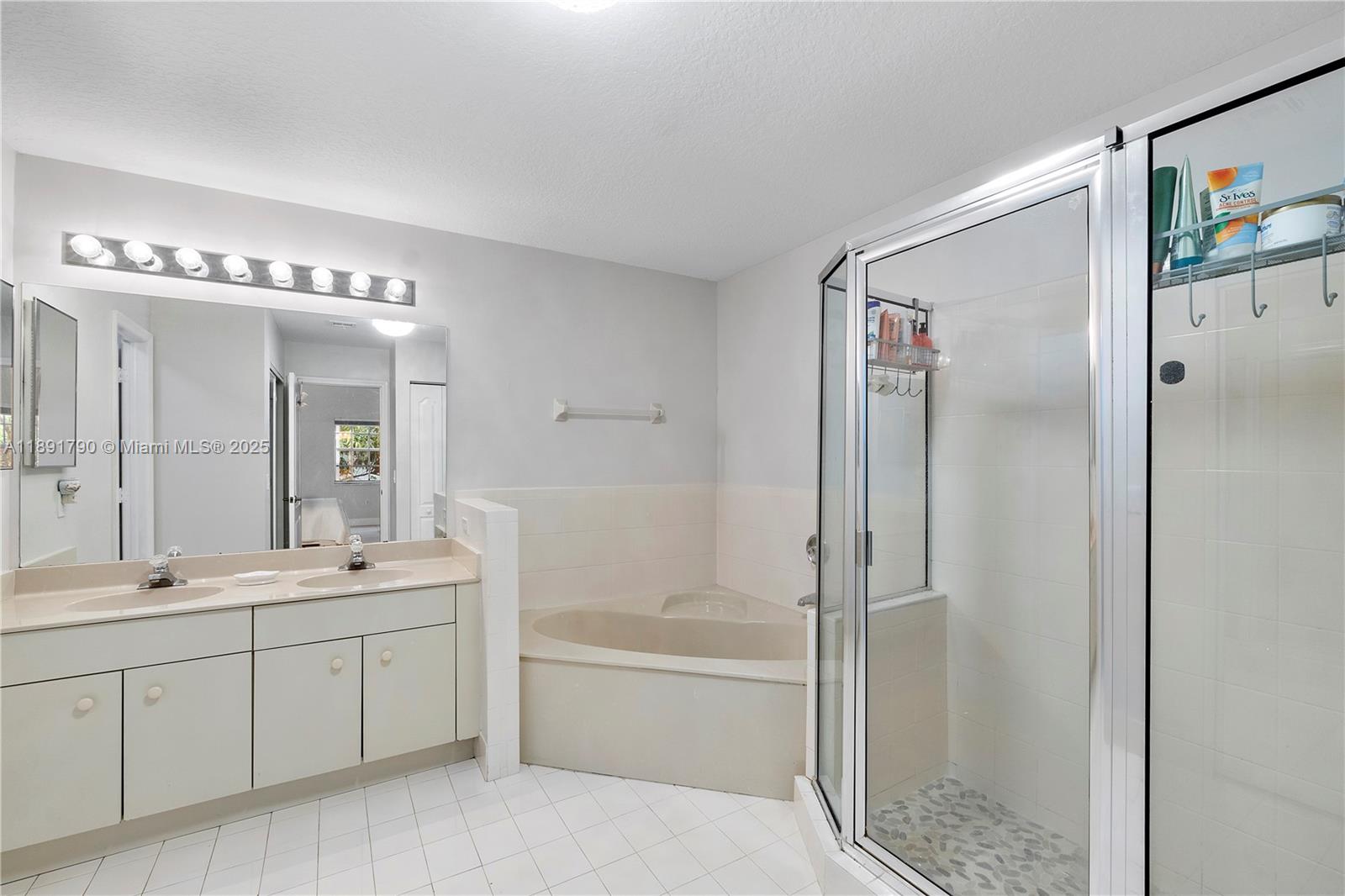FOREST LAKES ESTATES SEC - Residential