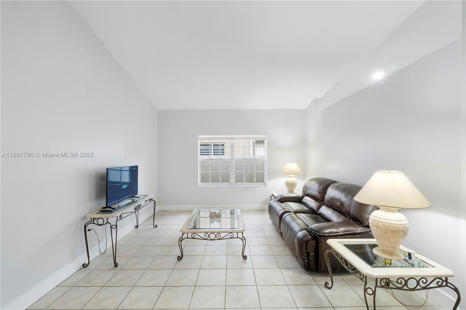 FOREST LAKES ESTATES SEC - Residential