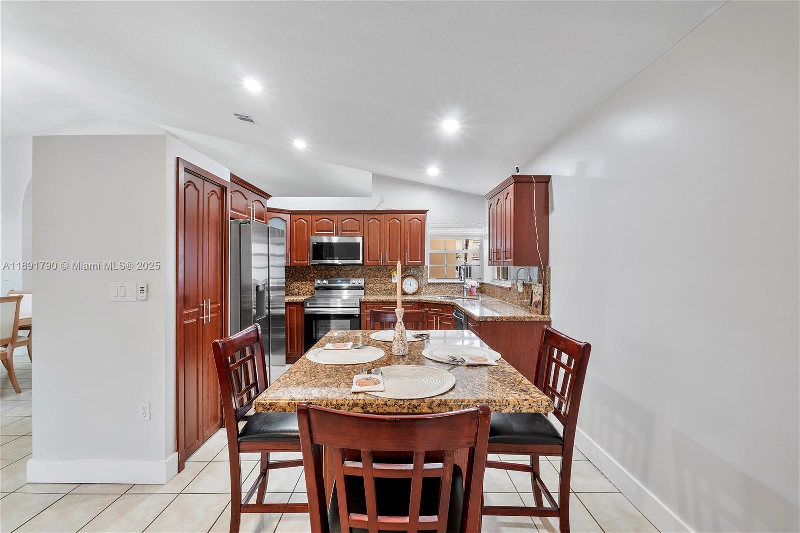 FOREST LAKES ESTATES SEC - Residential