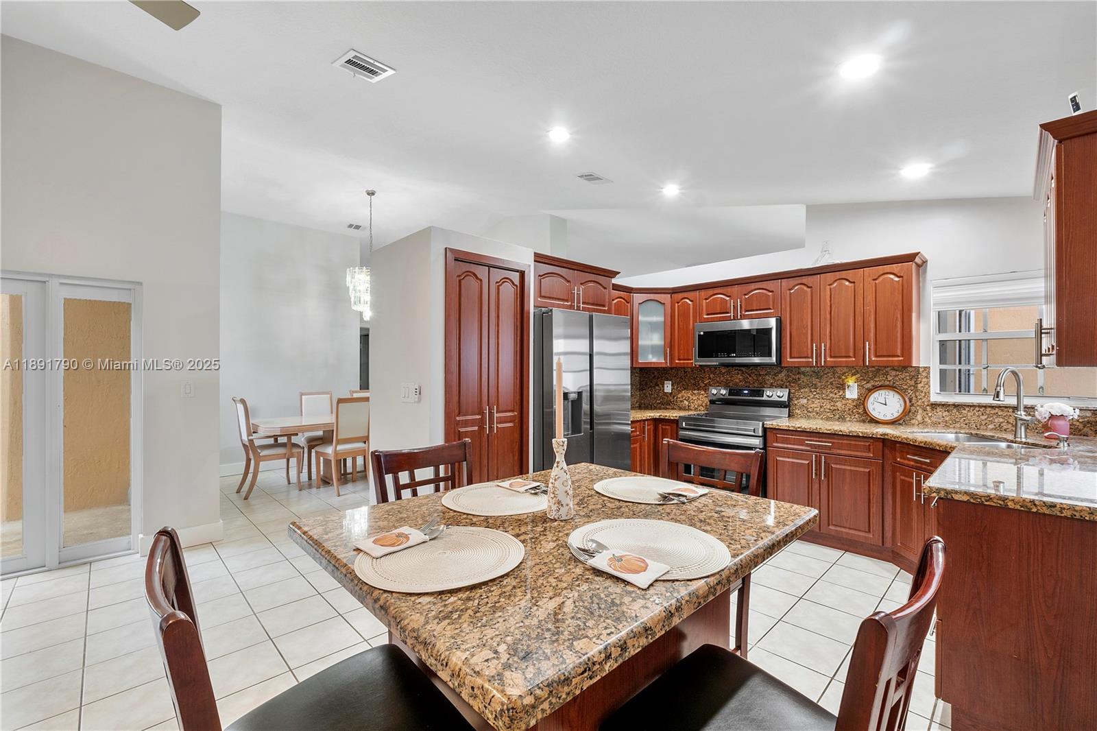 FOREST LAKES ESTATES SEC - Residential