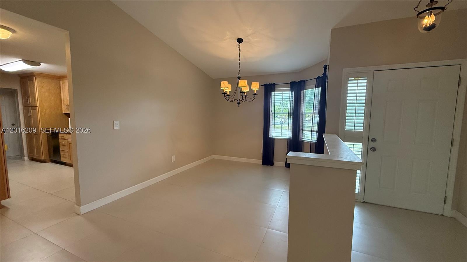 KINGS GRANT EAST - Residential