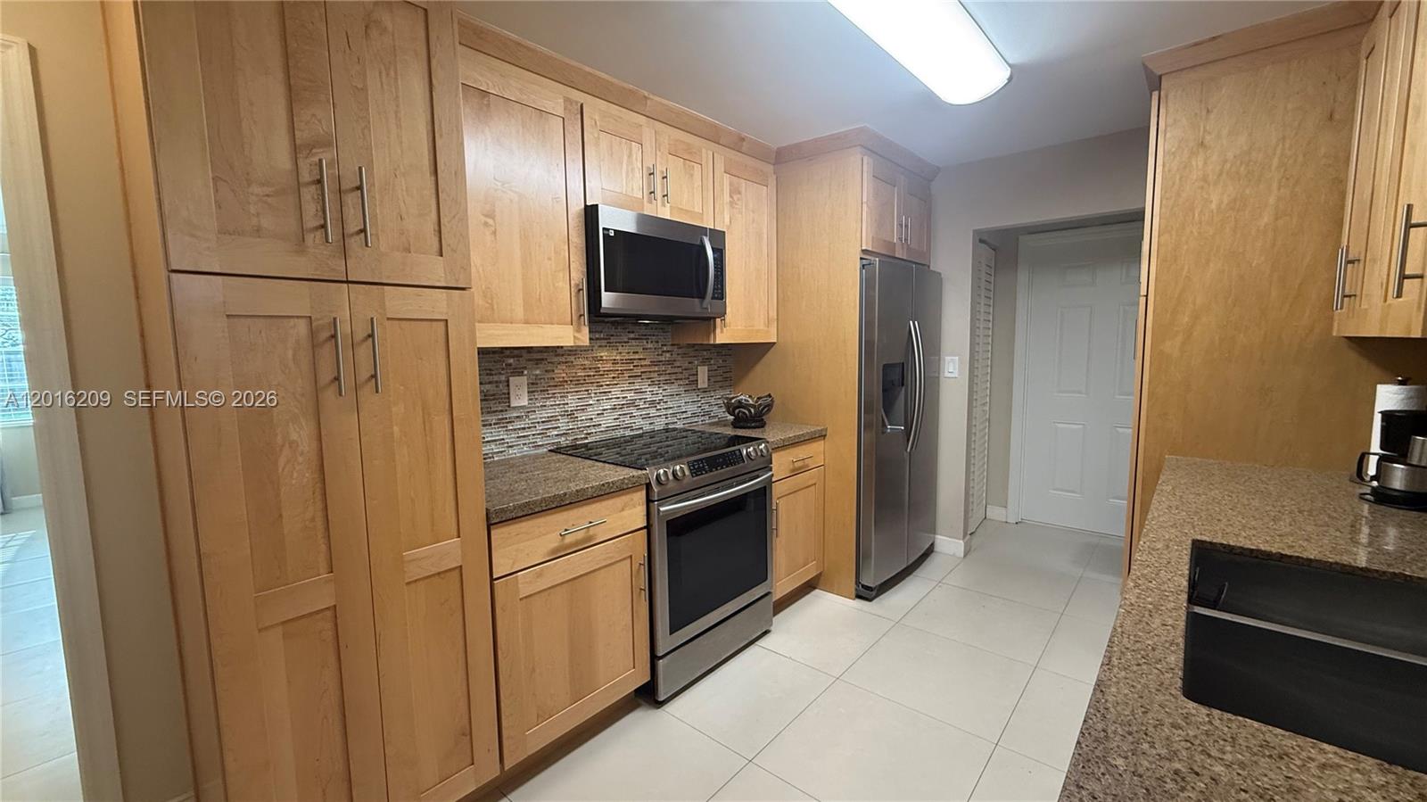 KINGS GRANT EAST - Residential