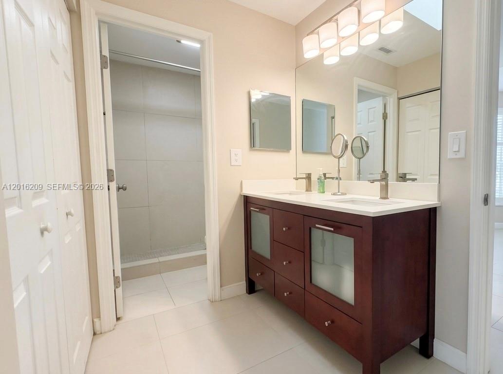 KINGS GRANT EAST - Residential