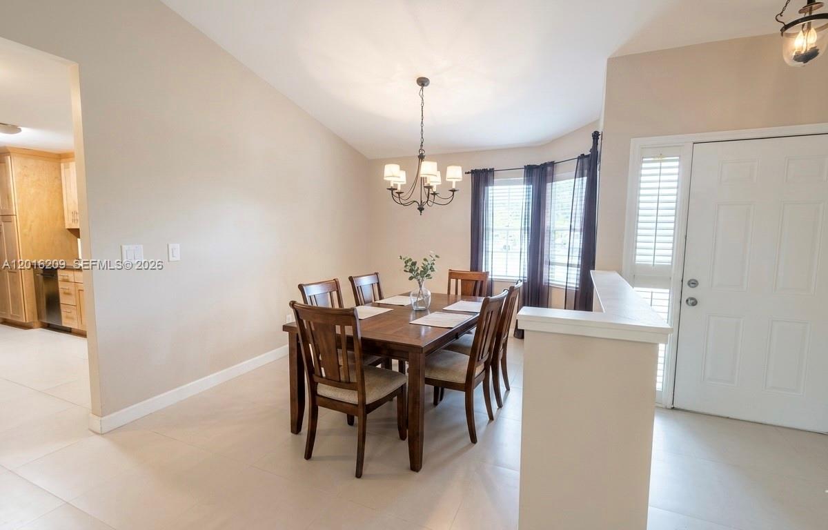 KINGS GRANT EAST - Residential
