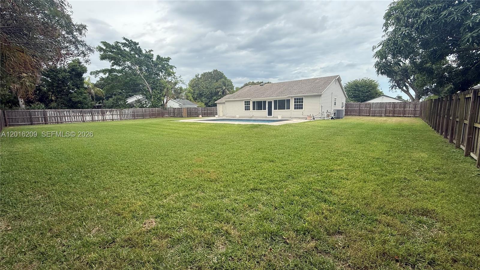 KINGS GRANT EAST - Residential